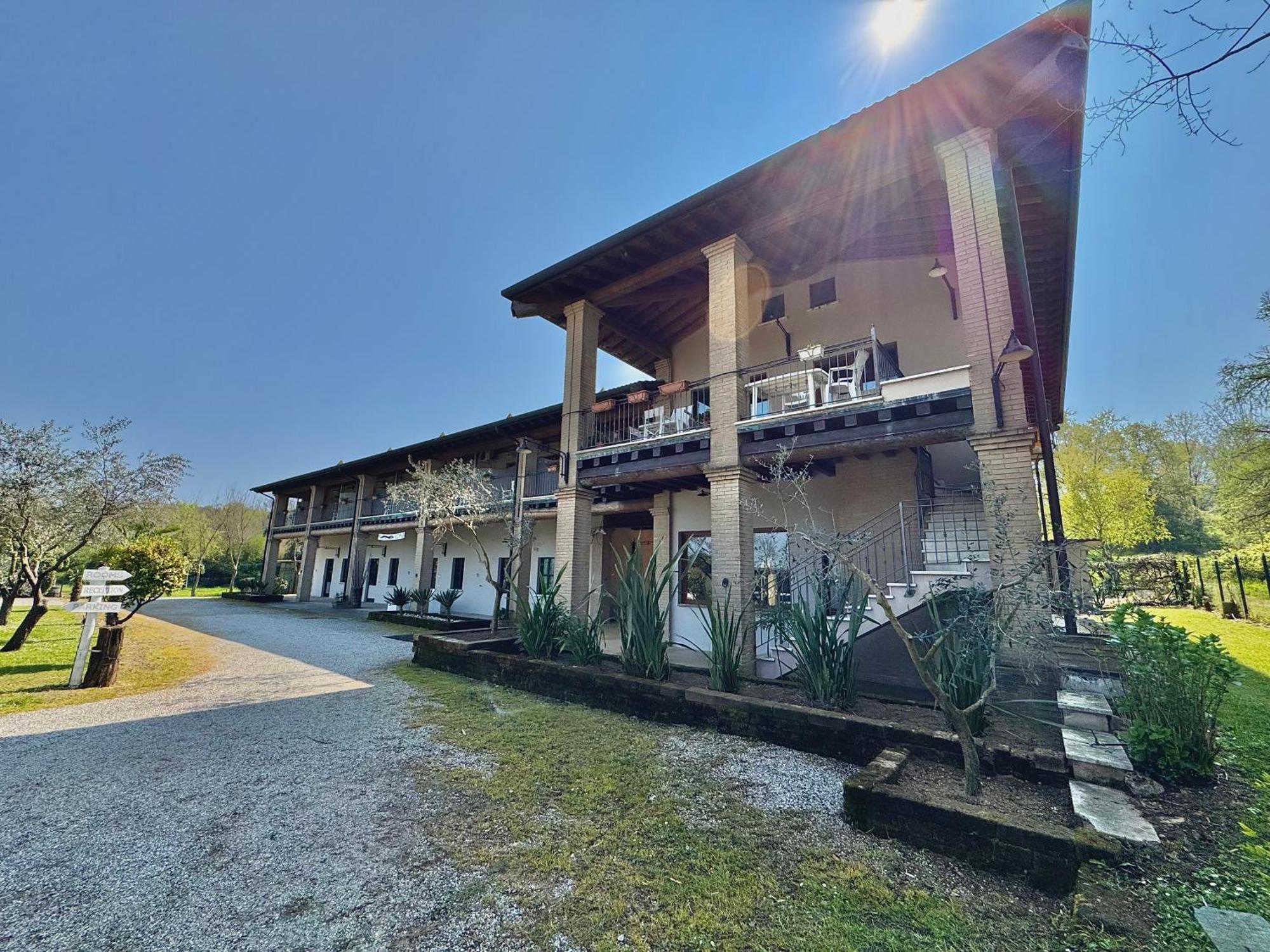 Agriturismo B&B Cascina Reciago Дезенцано-дель-Гарда Экстерьер фото